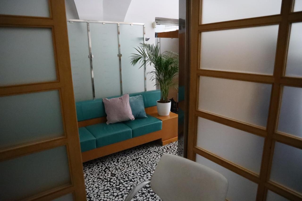 Hostel Hospitality House - H H H Любляна Екстер'єр фото