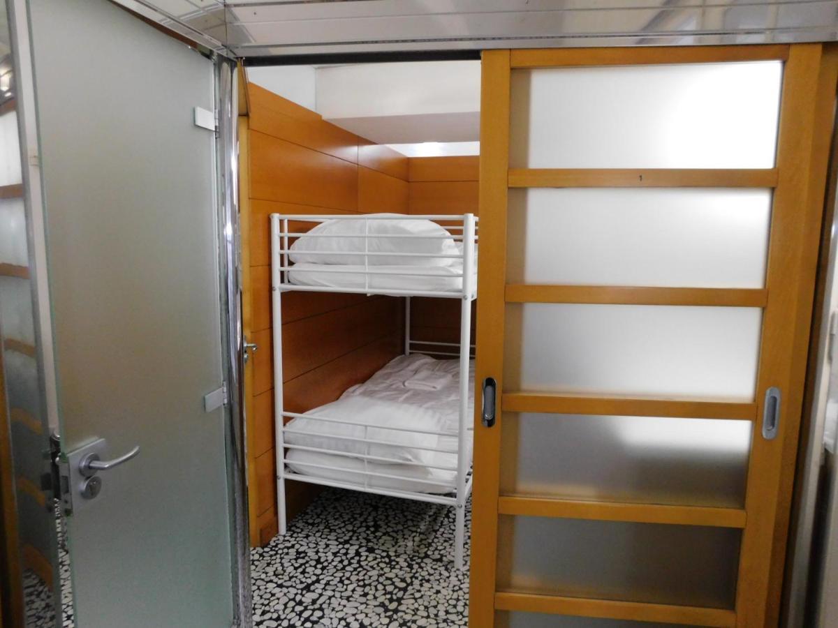 Hostel Hospitality House - H H H Любляна Екстер'єр фото
