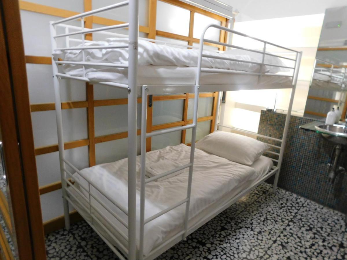 Hostel Hospitality House - H H H Любляна Екстер'єр фото