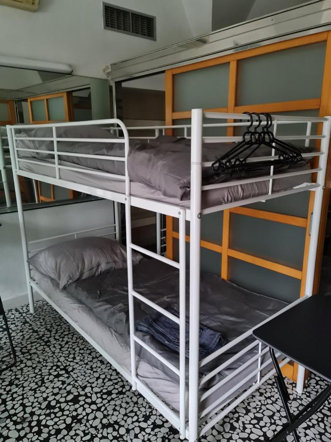 Hostel Hospitality House - H H H Любляна Екстер'єр фото