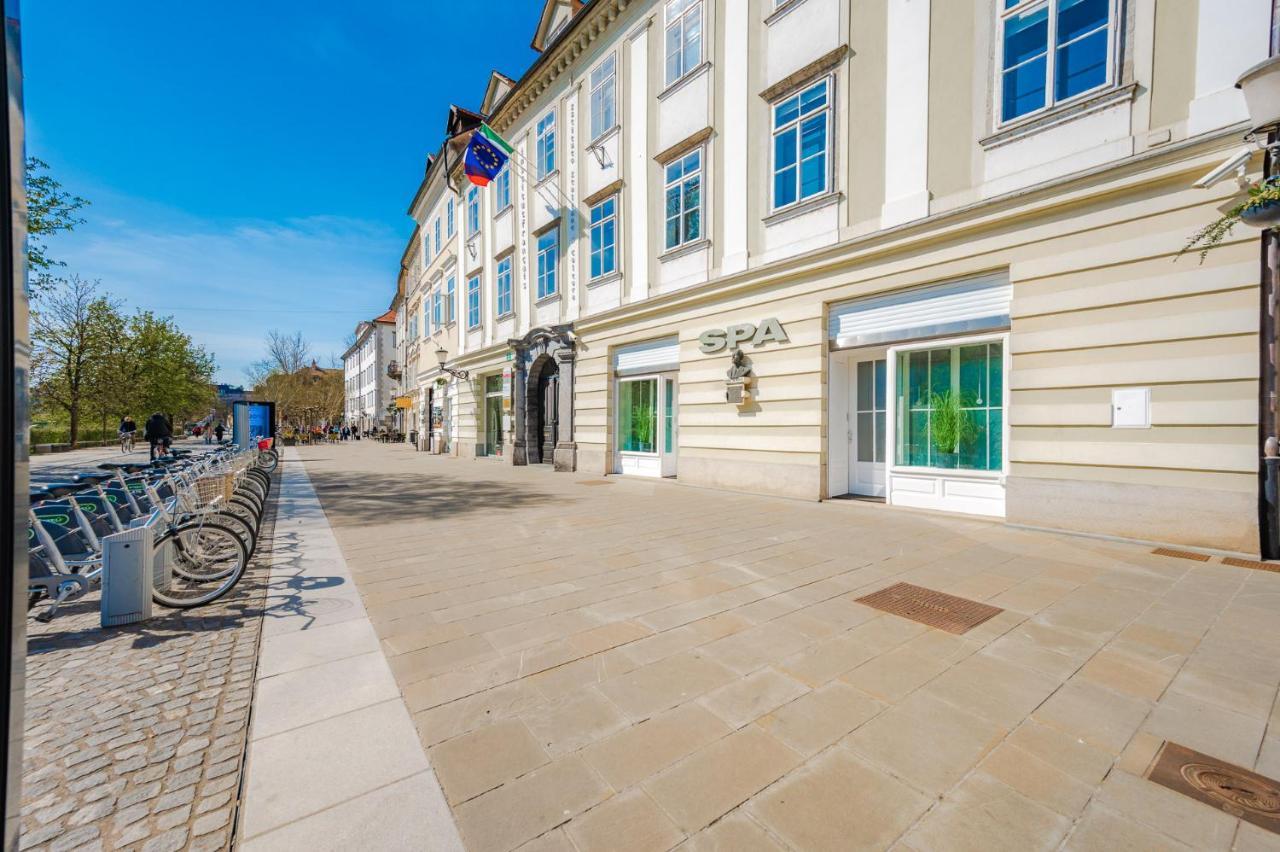 Hostel Hospitality House - H H H Любляна Екстер'єр фото