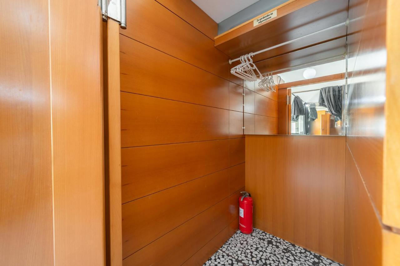Hostel Hospitality House - H H H Любляна Екстер'єр фото