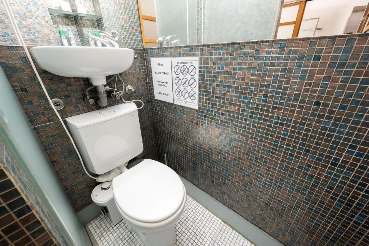 Hostel Hospitality House - H H H Любляна Екстер'єр фото
